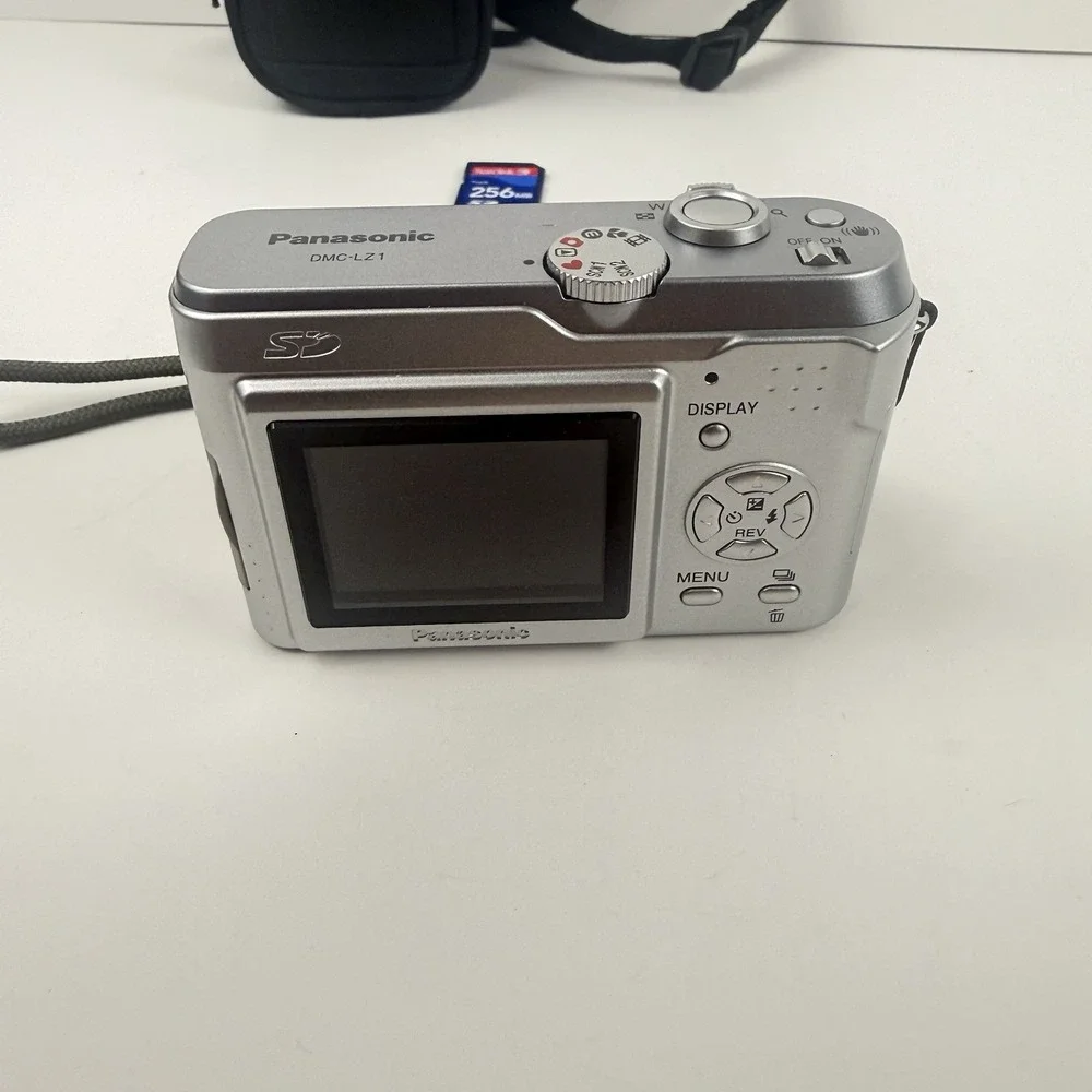 Panasonic Lumix DMC-LZ1 Silver 4.0MP Digital Camera Case SD Card Tested Working